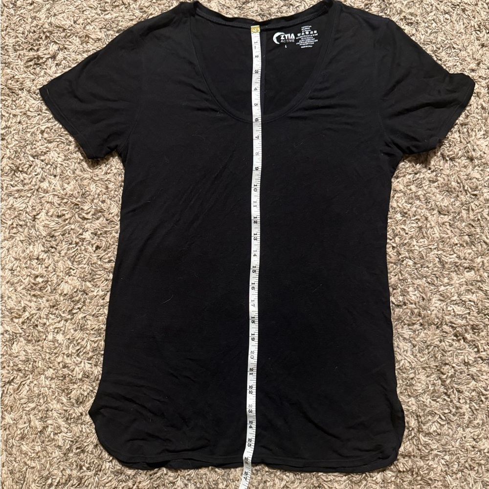 Zyia Black Short Sleeve Women's Tee